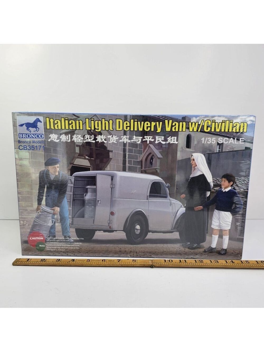 SEALED Bronco CB35171 1/35 Italian Light Delivery Van w/Civilian NEW
